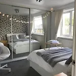 Fairy Dell Guesthouse, With Cozy Lockable Rooms, Tv, Tea Tray With Choccies, Free Wifi And Parking, 24Hr Check In, Coa, All Are Welcome