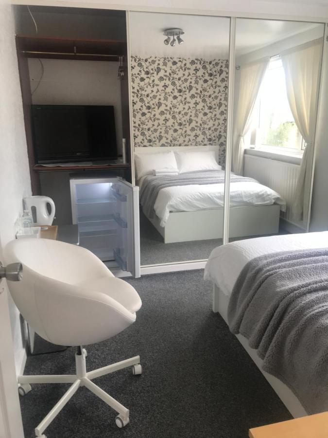 Fairy Dell Guesthouse, With Cozy Lockable Rooms, Tv, Tea Tray With Choccies, Free Wifi And Parking, 24hr Check In, Coa, Are Welcome Homestay *