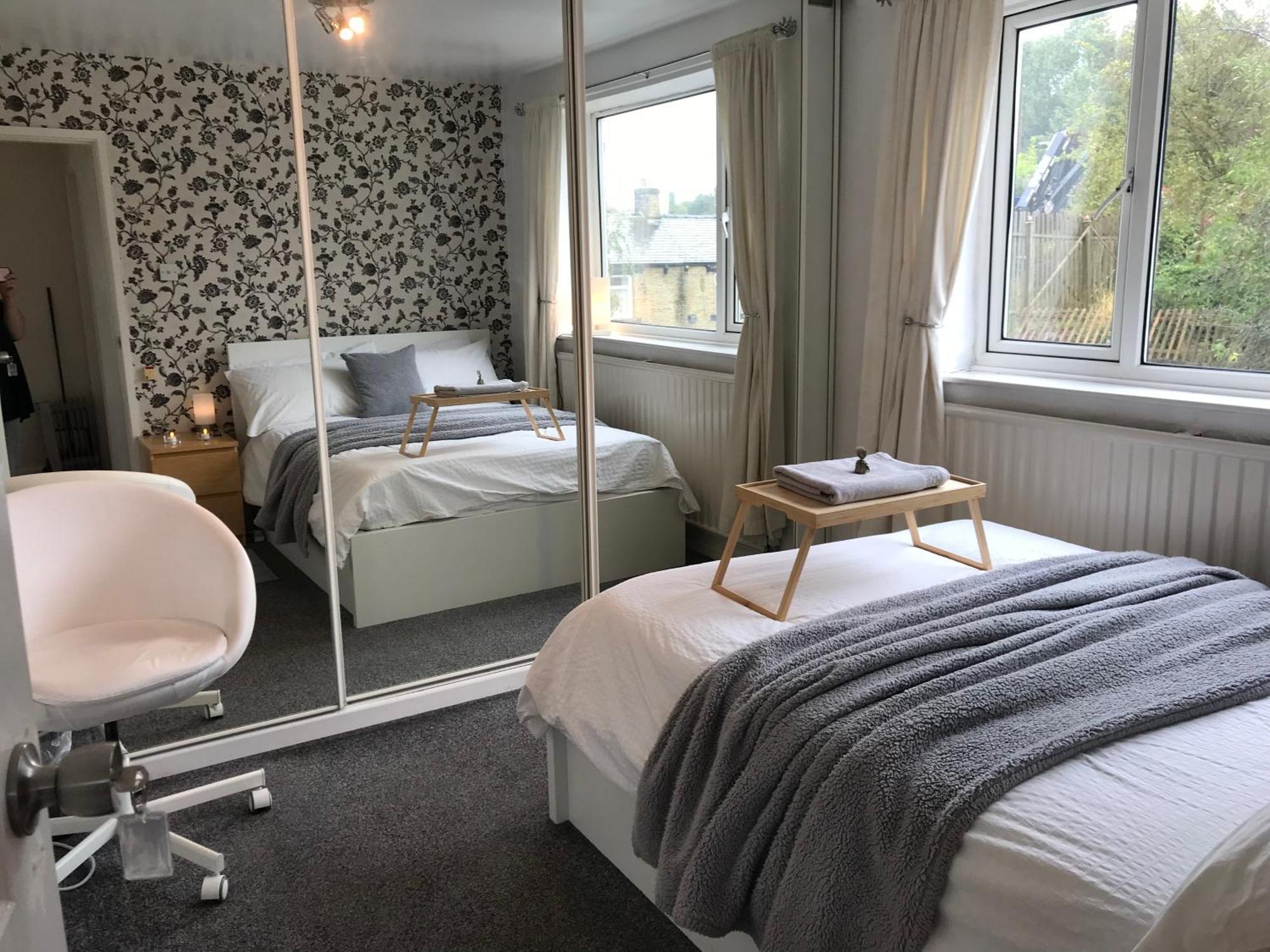 Fairy Dell Guesthouse, With Cozy Lockable Rooms, Tv, Tea Tray With Choccies, Free Wifi And Parking, 24hr Check In, Coa, Are Welcome