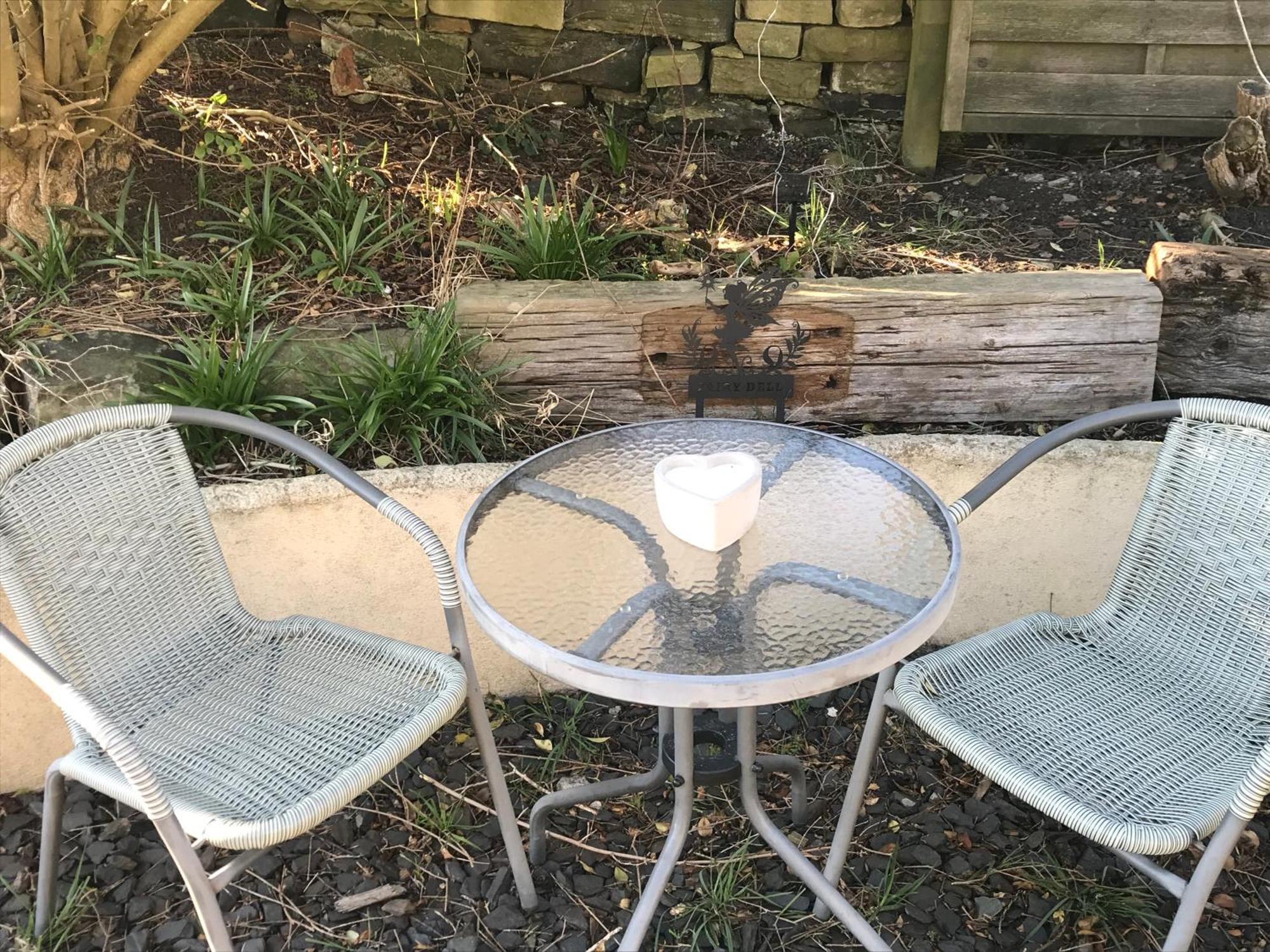 Fairy Dell Guesthouse, With Cozy Lockable Rooms, Tv, Tea Tray With Choccies, Free Wifi And Parking, 24hr Check In, Coa, Are Welcome